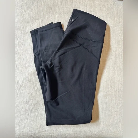 Lululemon In Movement 7/8 Tight (size 6, 25” inseam) - BLACK - Picture 1 of 3